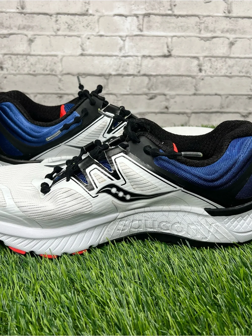 Saucony Guide ISO Running Shoes Mens 8.5 White Black Blue Stability S20415-4